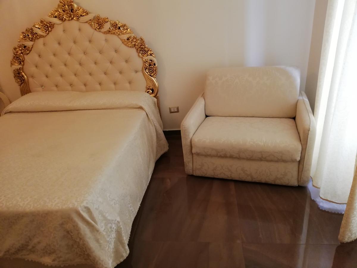 לינה וארוחת בוקר נאפולי Beb Mariafrancesca מראה חיצוני תמונה