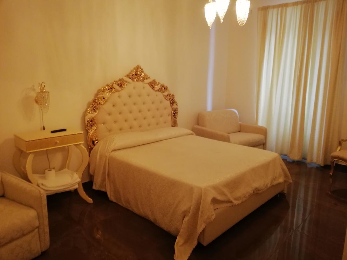 לינה וארוחת בוקר נאפולי Beb Mariafrancesca מראה חיצוני תמונה